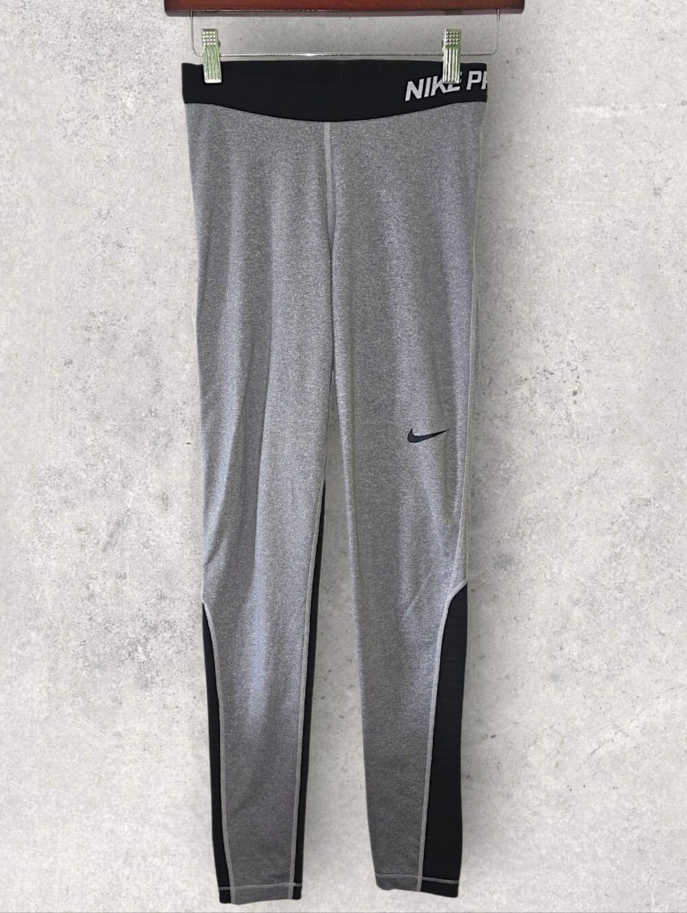 S - Nike Pro Women's Dri-FIT Grey/Black Colorblock Leggings
